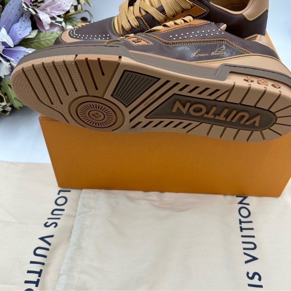 Men’s Louis Vuitton trainer sneaker size 11 fits 13 US made in Italy.RARE FIND! - Picture 6 of 11